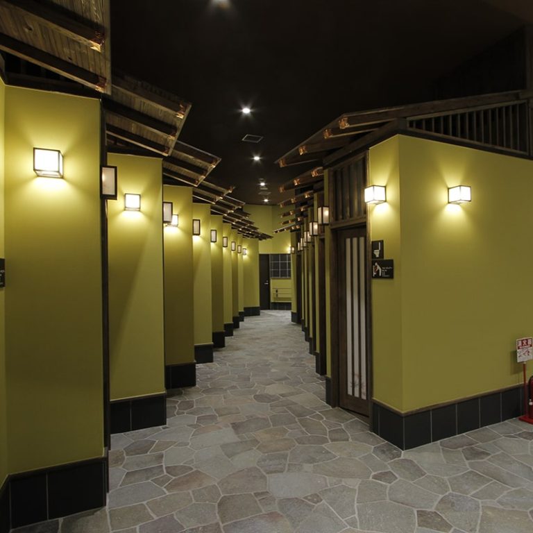 厚木PA下り線お手洗い棟【日本トイレ協会グッドトイレ選奨入選】