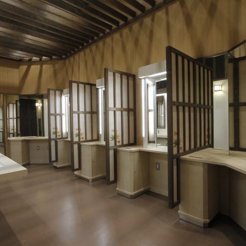 厚木PA下り線お手洗い棟【日本トイレ協会グッドトイレ選奨入選】