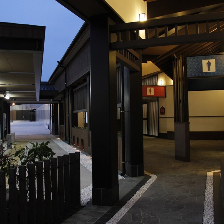 厚木PA下り線お手洗い棟【日本トイレ協会グッドトイレ選奨入選】