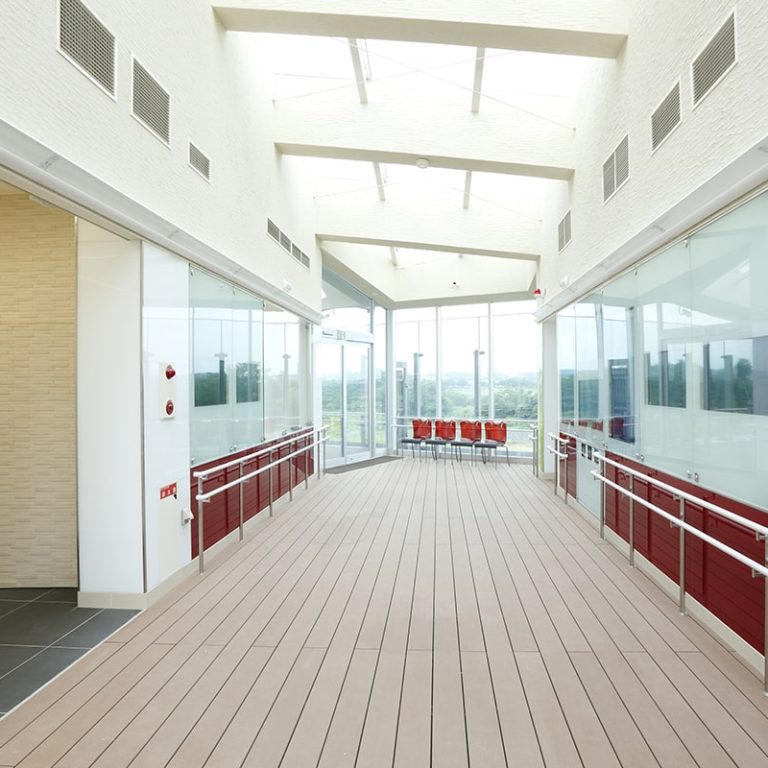 厚木PA上り線お手洗い棟【日本トイレ協会グッドトイレ選奨入選】