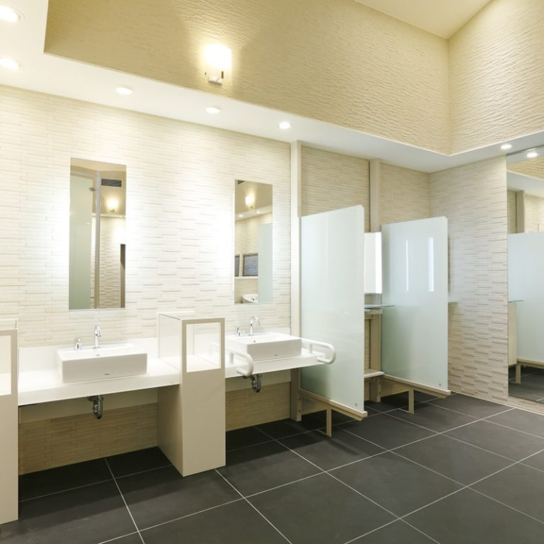 厚木PA上り線お手洗い棟【日本トイレ協会グッドトイレ選奨入選】