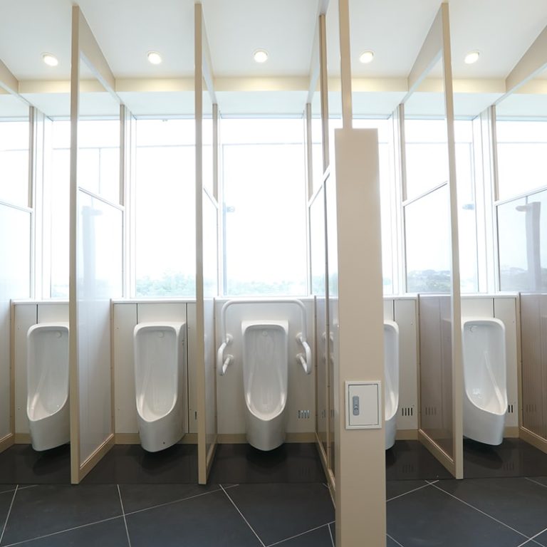 厚木PA上り線お手洗い棟【日本トイレ協会グッドトイレ選奨入選】